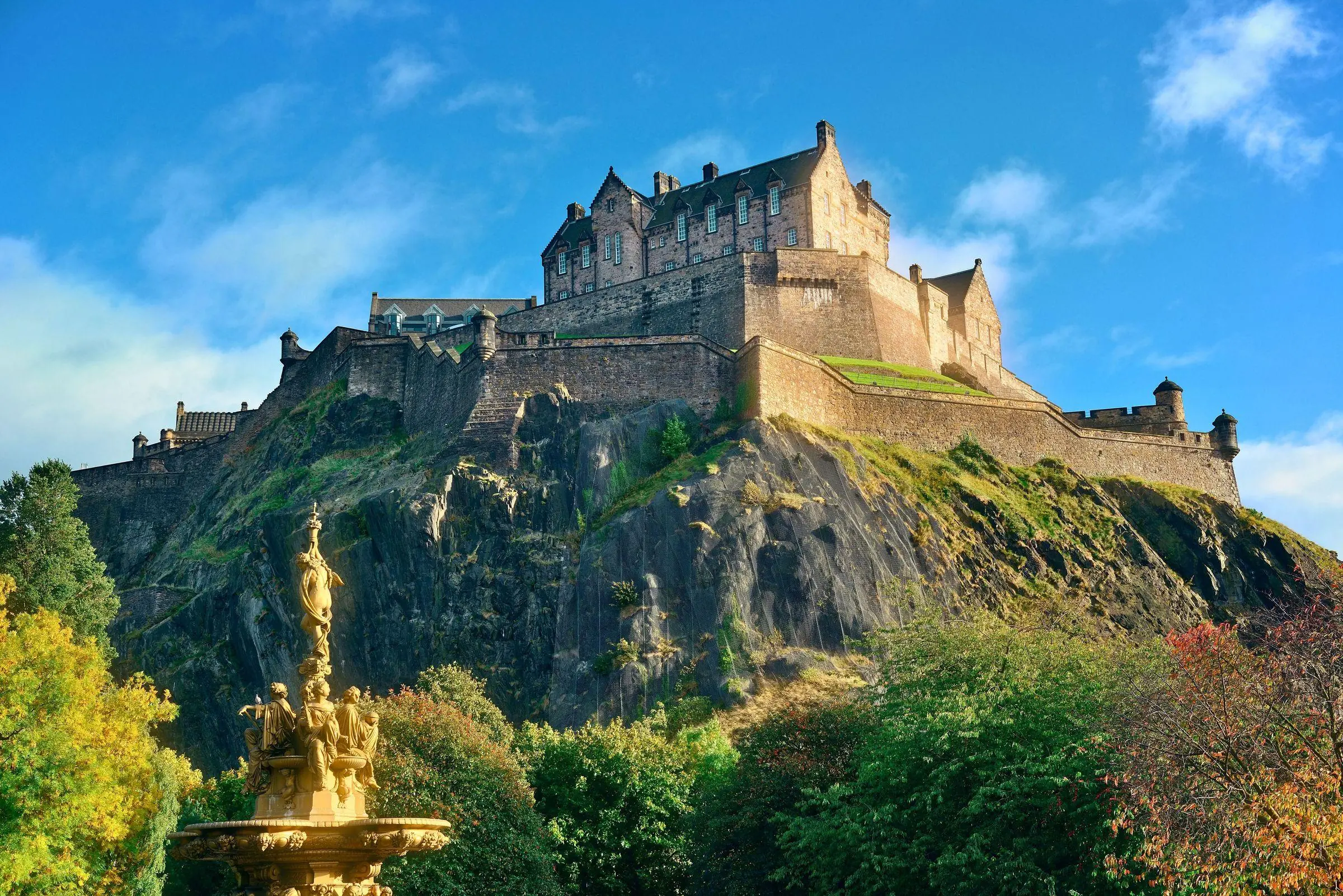 View of Edinburgh Castle from the Vennel steps